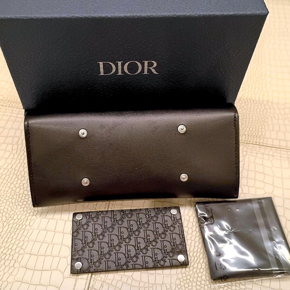 Newest Design Hi-End DIOR LEATHER Glass Case with Cloth (Large) - Picture 7 of 12